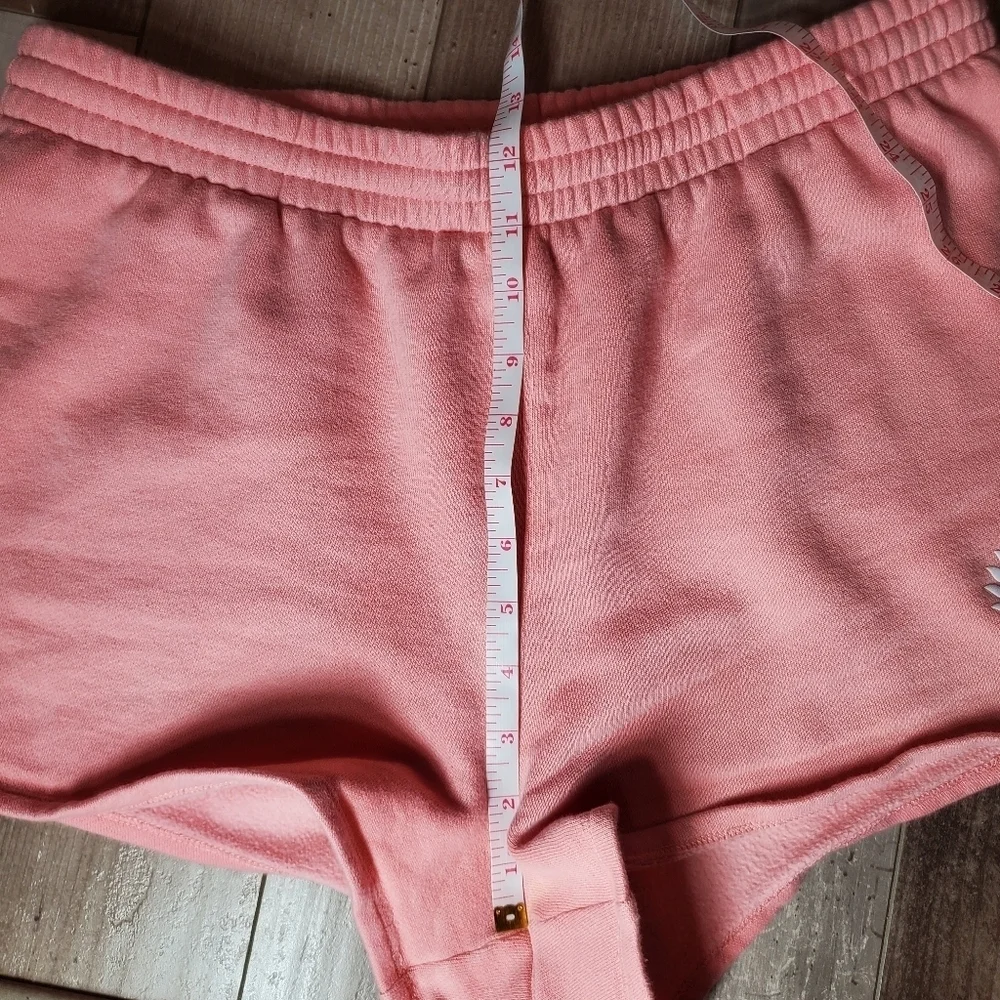 PINK Victoria's Secret Coral Pink Ivy Fleece Campus Shorts Size Large EUC